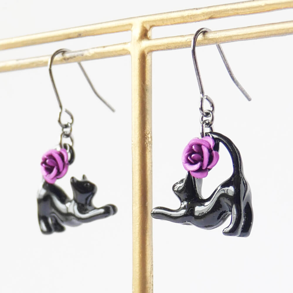 ピアス 黒猫 ブラックキャッツ 紫薔薇