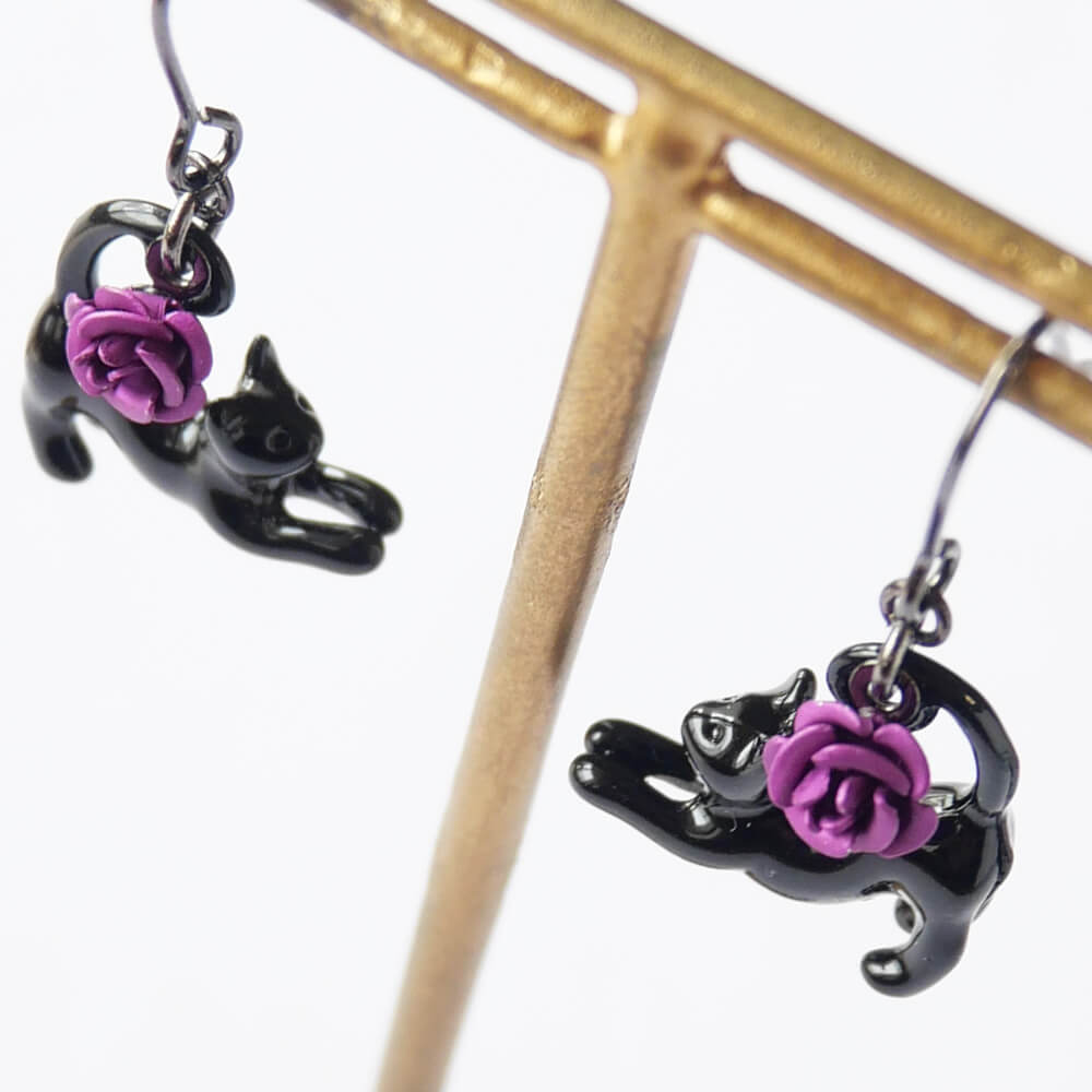 ピアス 黒猫 ブラックキャッツ 紫薔薇