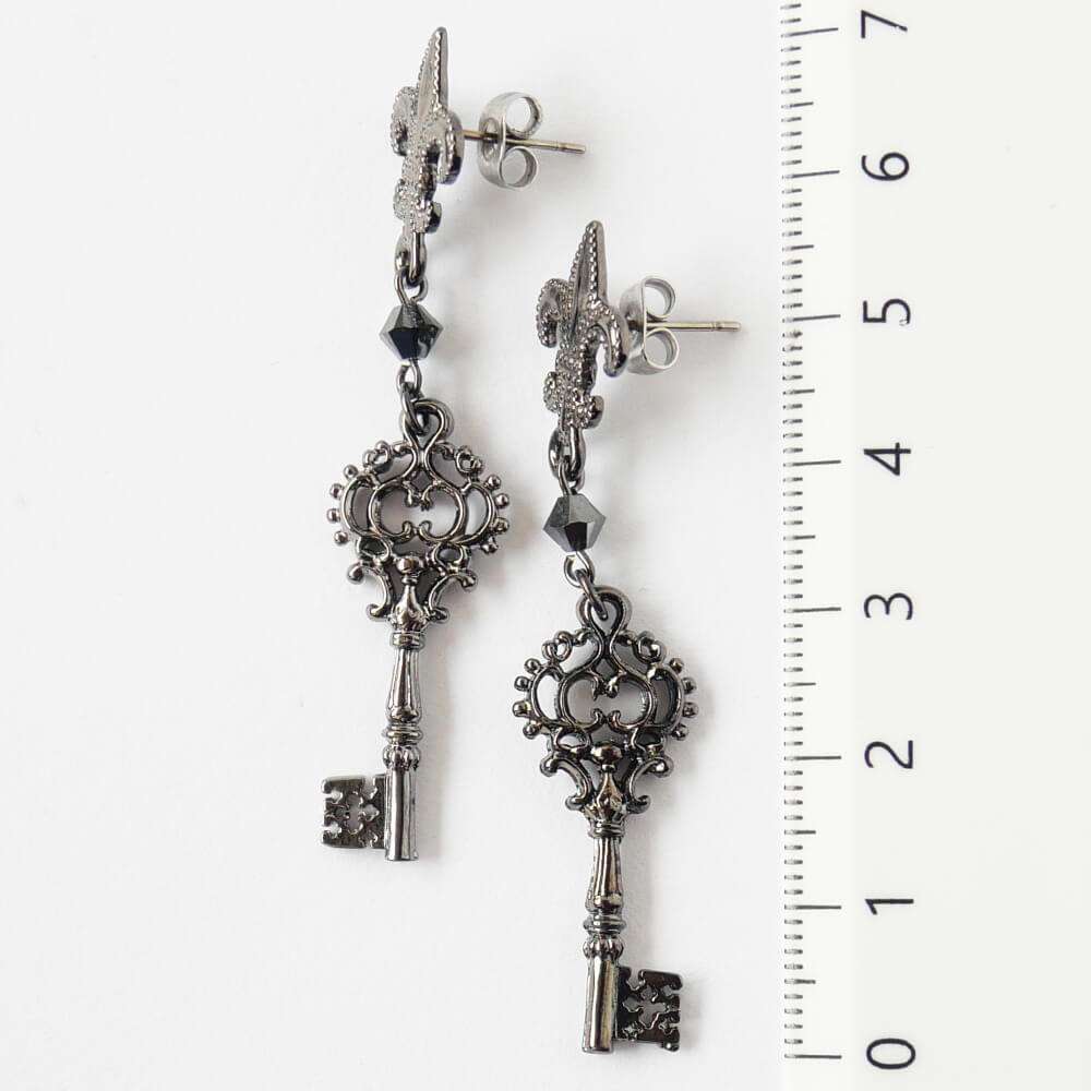 ピアス 鍵 百合の紋章