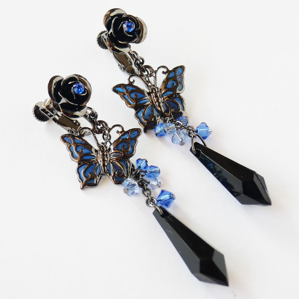 ゴシック ブラック カット ステンド蝶 薔薇 イヤリング ブルー