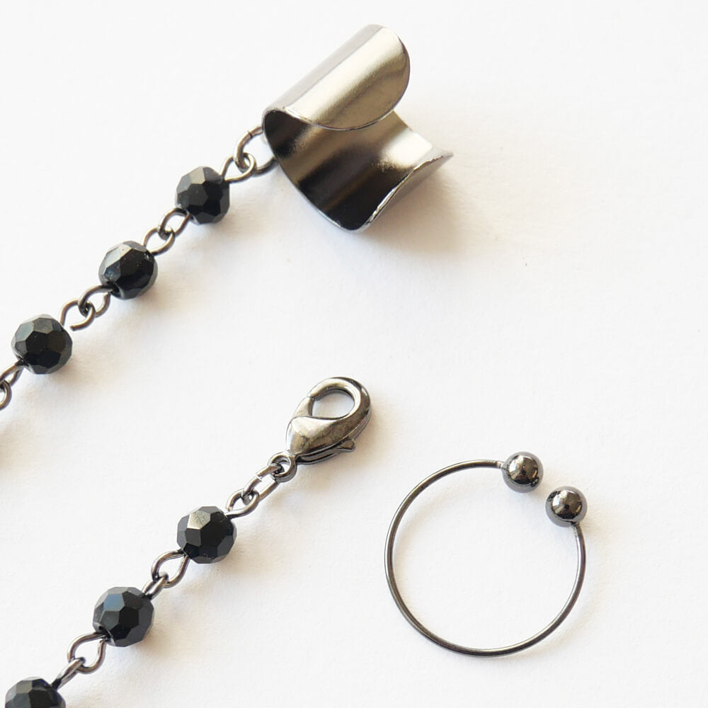 Fake Lip Piercing Earcuff & Black Cut Chain