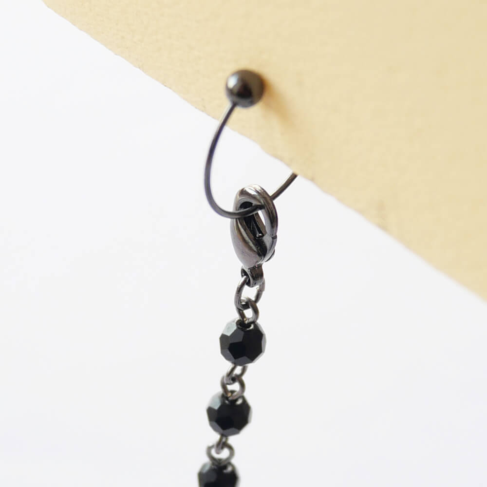 Fake Lip Piercing Earcuff & Black Cut Chain