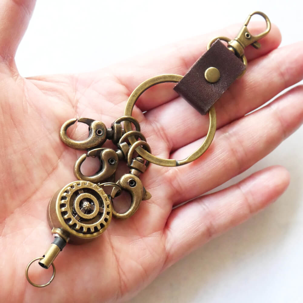 【steampunk】歯車 スチームパンク リール キーホルダー 伸びる ワイヤー