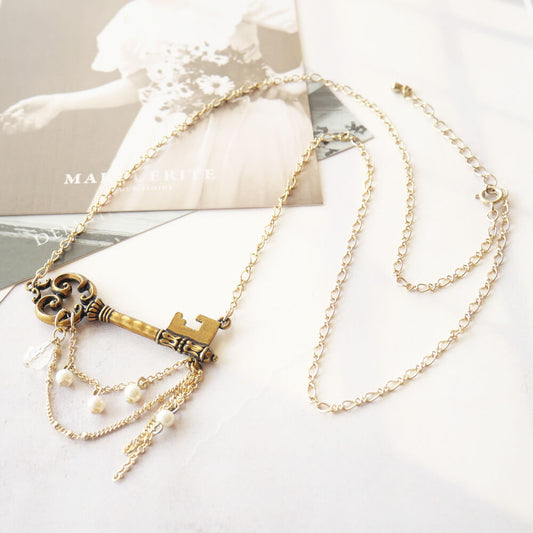 鍵ネックレス アンティークゴールド クラシカルロリータ 揺れるチェーン
