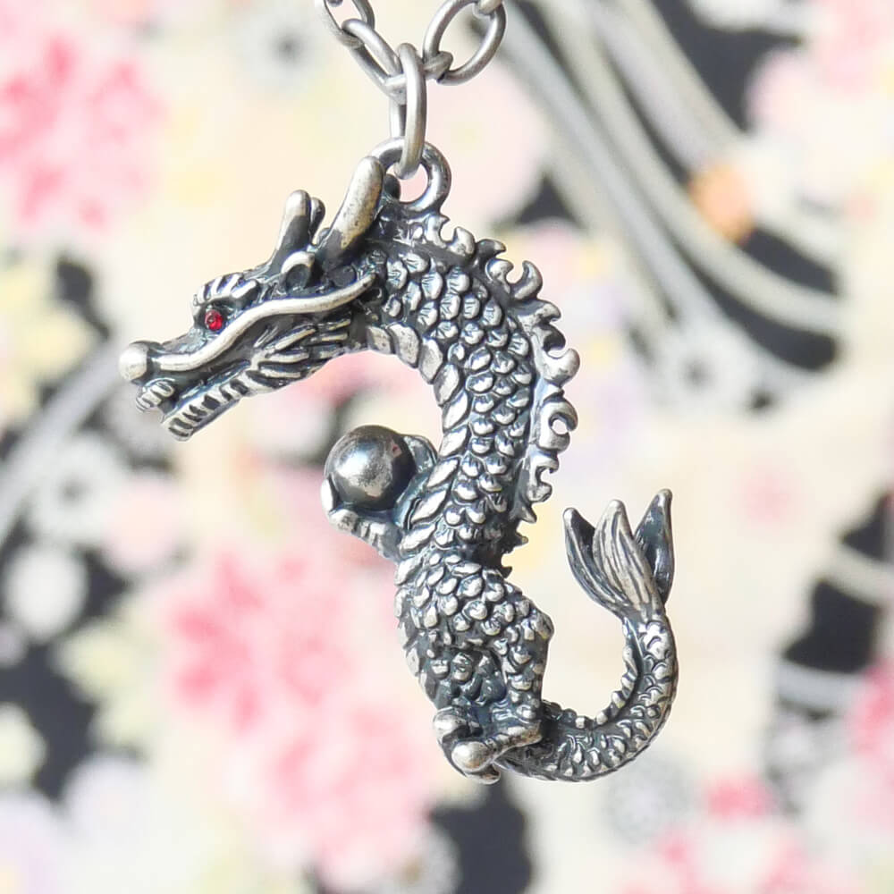 ティアーズヘブン 【幸運を呼ぶ龍】ドラゴンペンダント ネックレス キャスト合金 日本製