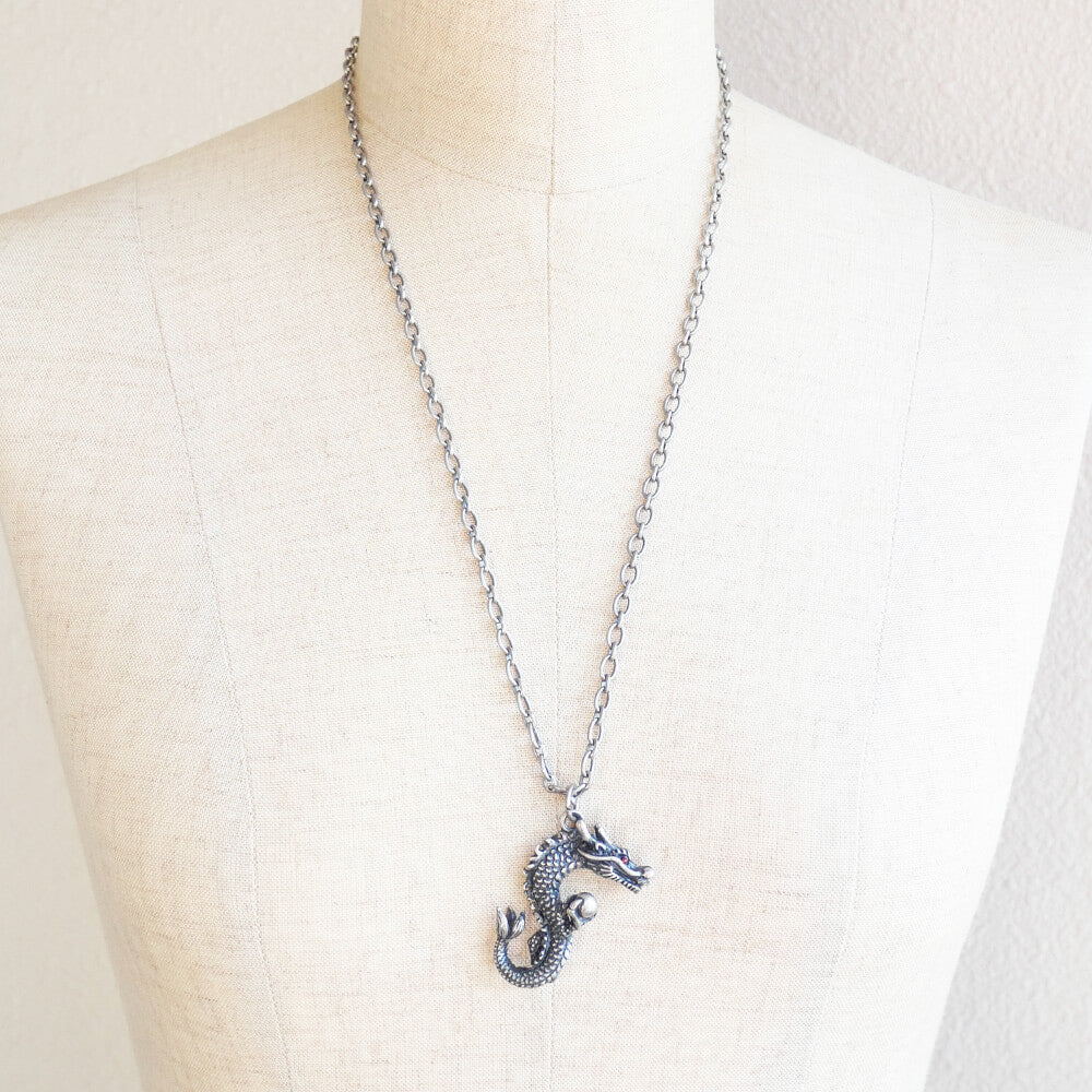 ティアーズヘブン 【幸運を呼ぶ龍】ドラゴンペンダント ネックレス キャスト合金 日本製