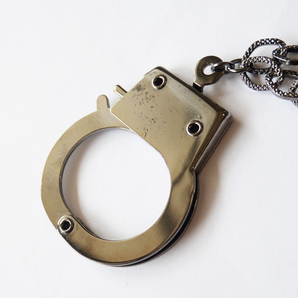 PUNK REMAKE BIG Handcuff Necklace