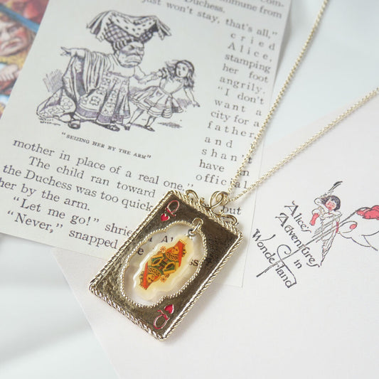 ネックレス レディース トランプ クイーン ペンダント ゴールド｜揺れるトランプモチーフ