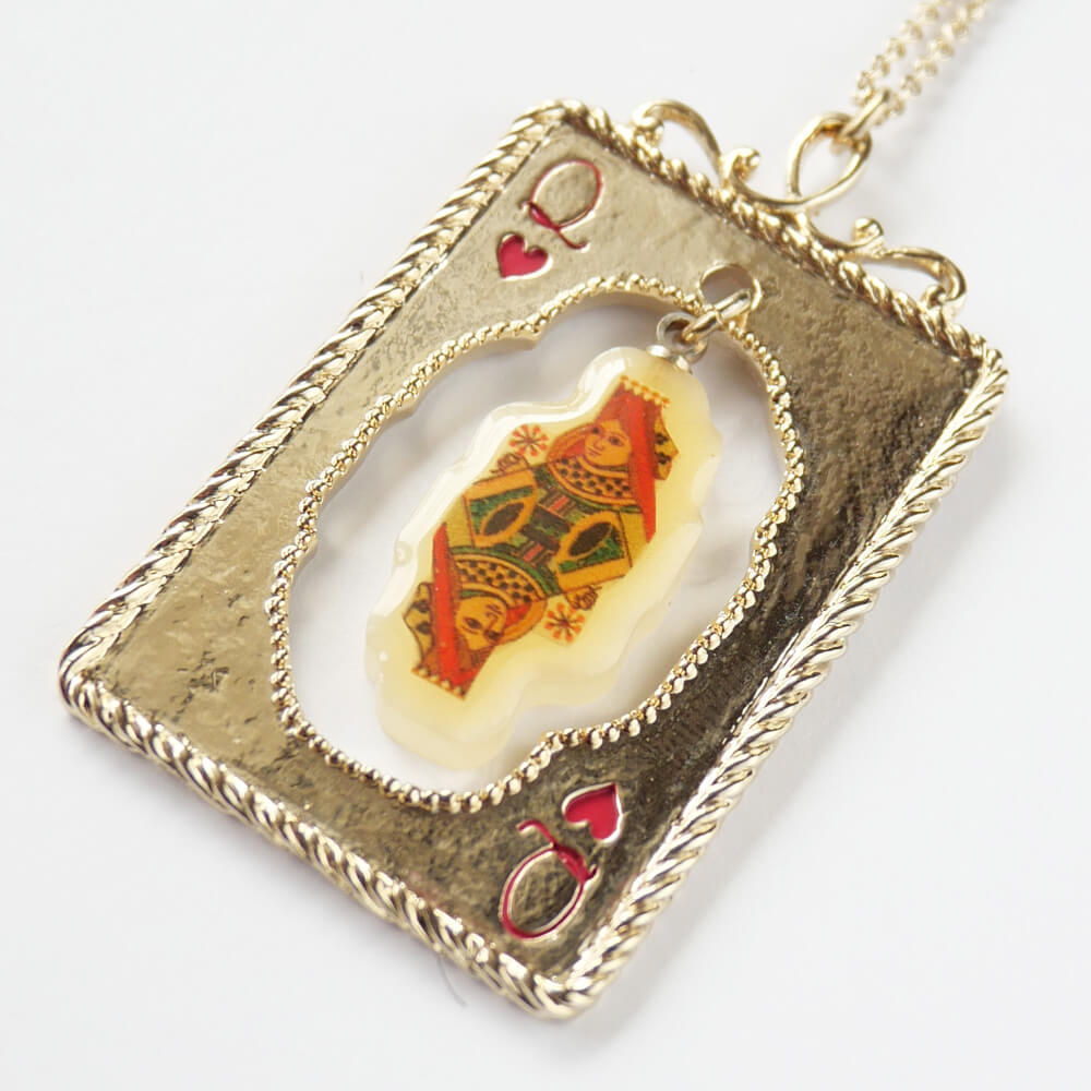 ネックレス レディース トランプ クイーン ペンダント ゴールド｜揺れるトランプモチーフ