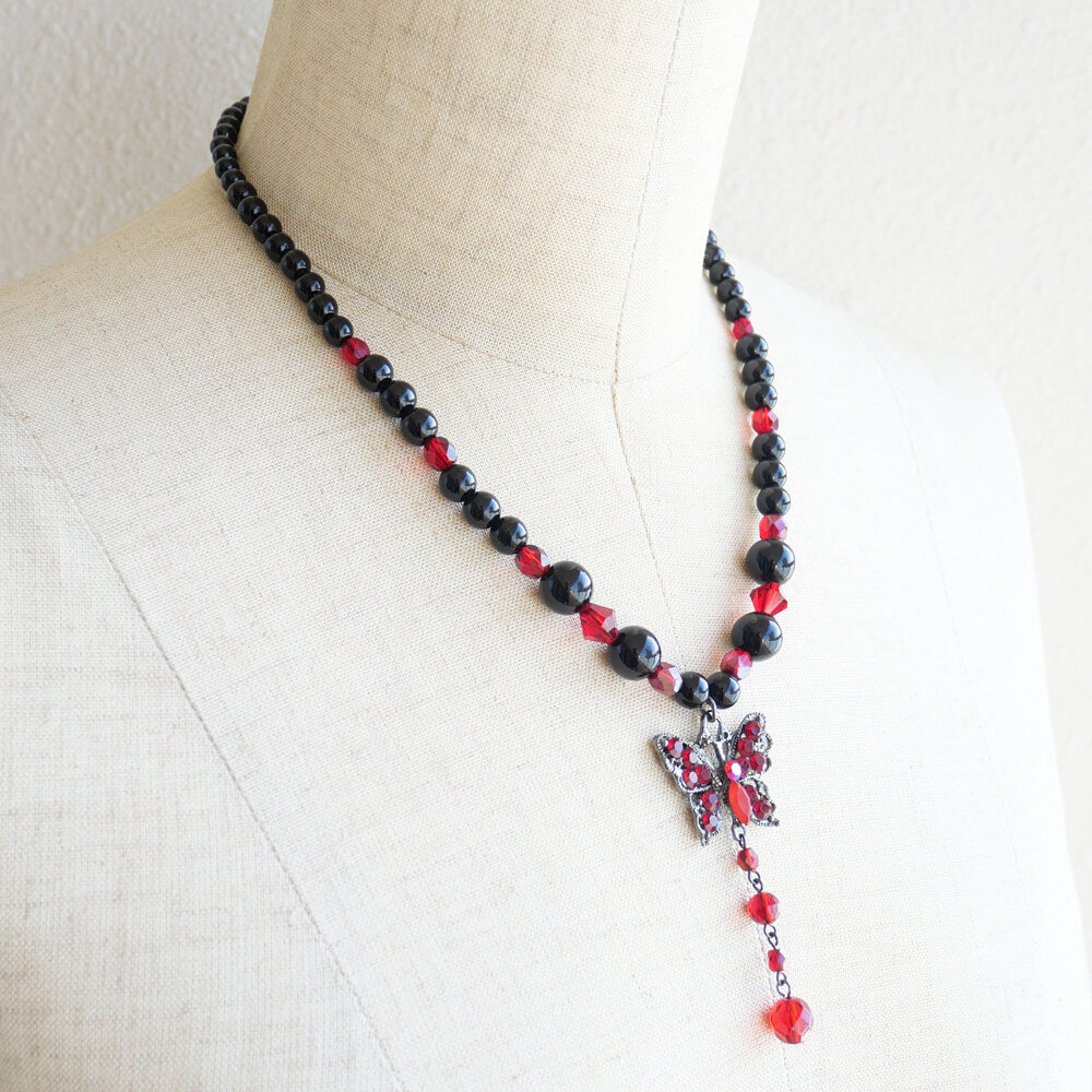 カラー ストーン 蝶 ガンメタ 黒玉 ブラック ボール ネックレス