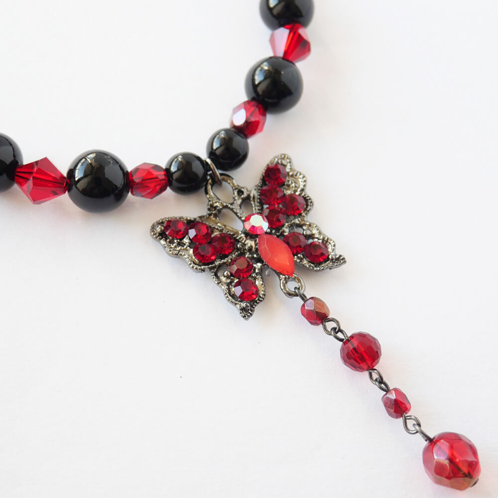 カラー ストーン 蝶 ガンメタ 黒玉 ブラック ボール ネックレス