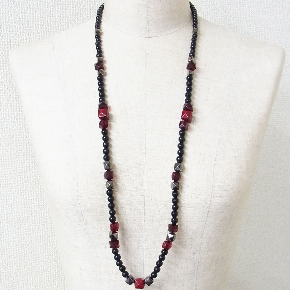 黒 玉 ブラック ロング ネックレス レッド スタッズ