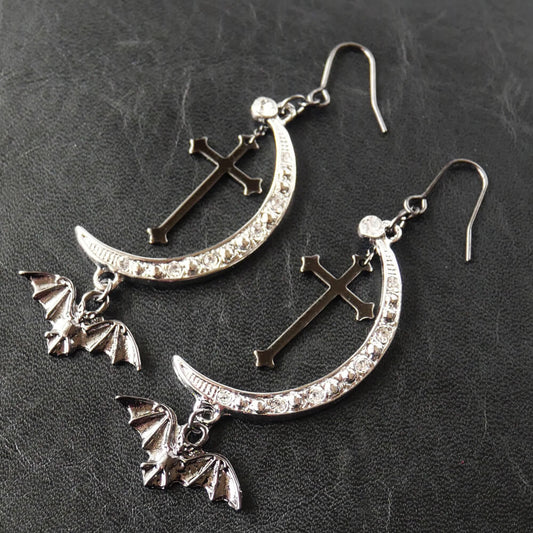 【ゴシック】月夜に蝙蝠 ムーン クロス ピアス クリスタル ハロウィン