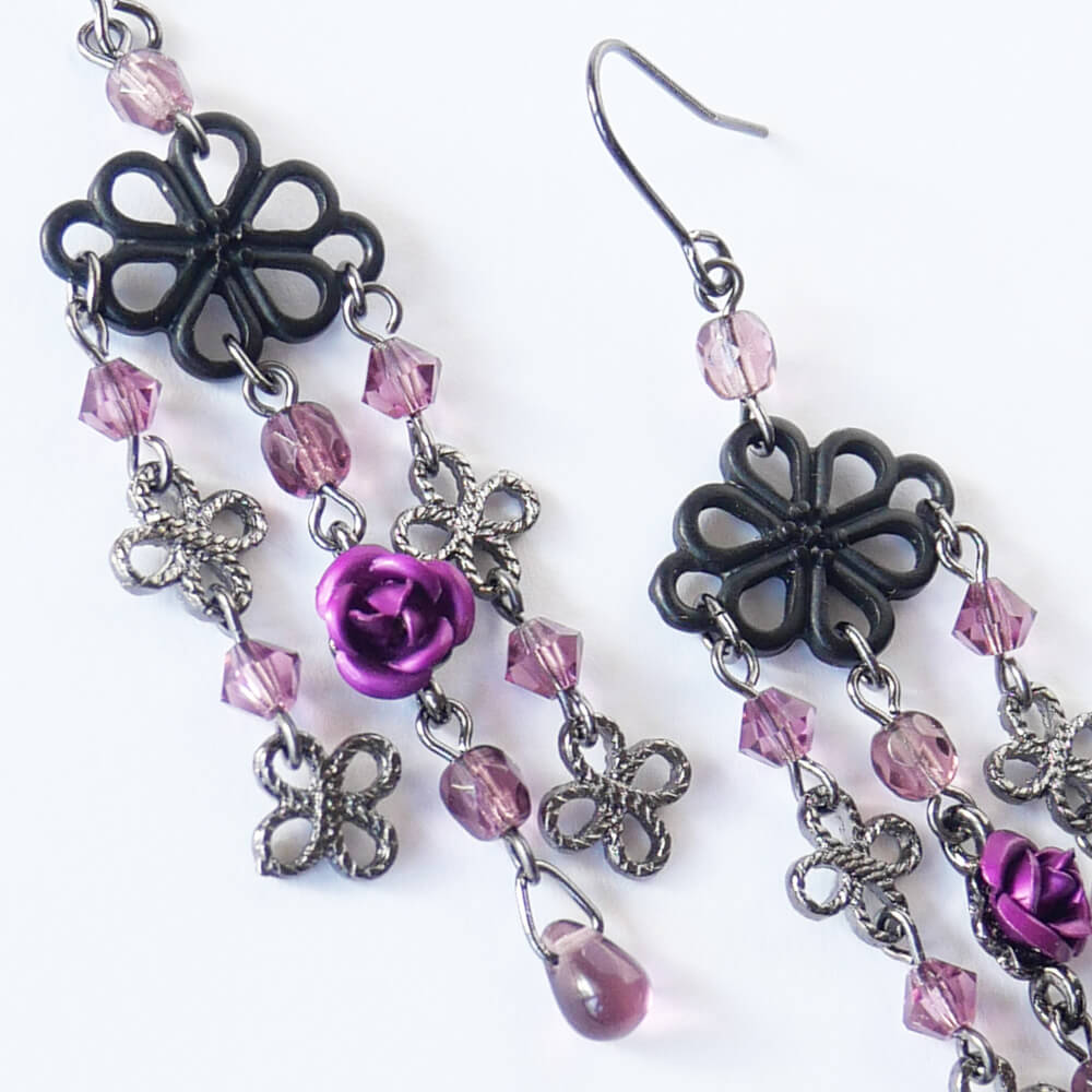 黒華 薔薇 和 ビーズ ピアス