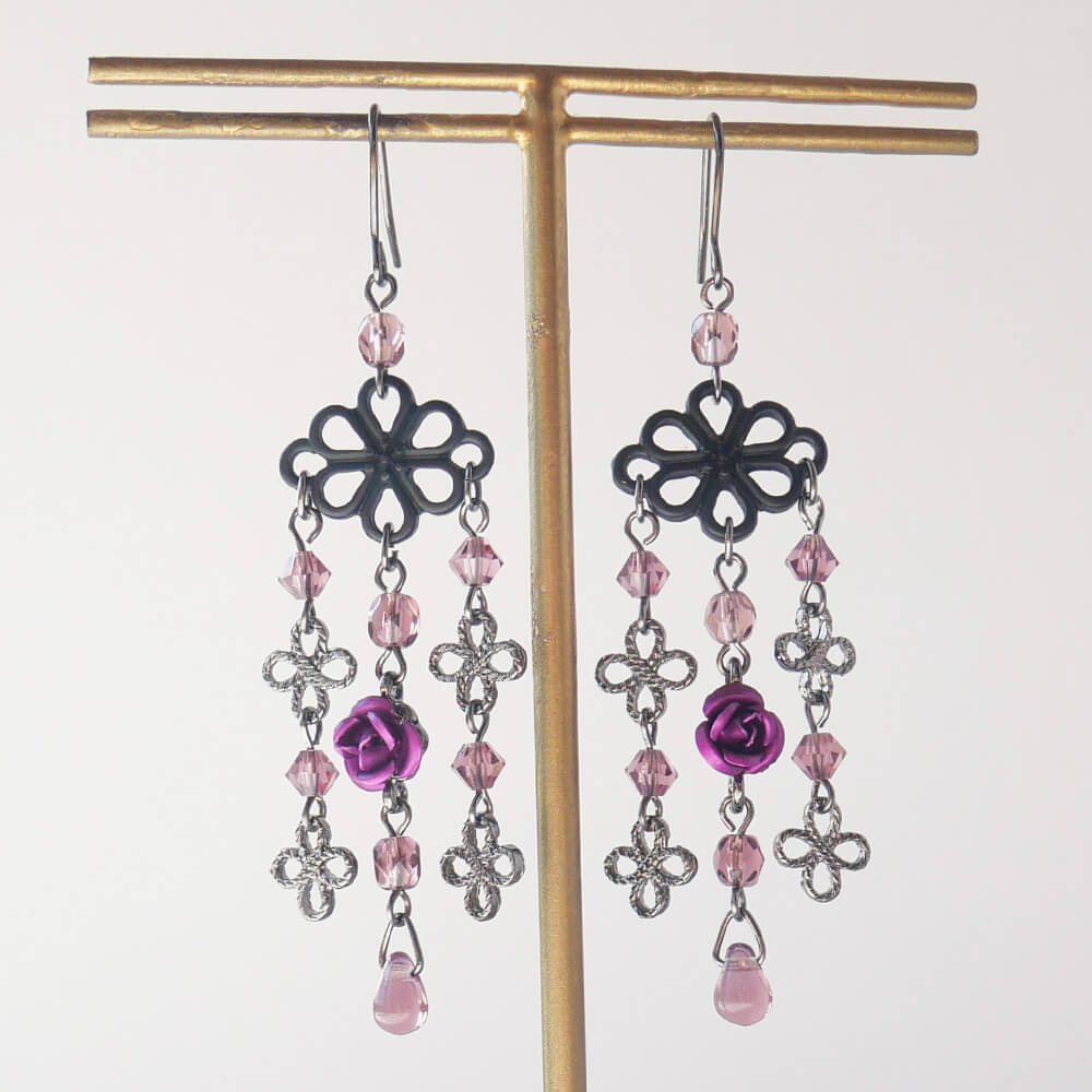 黒華 薔薇 和 ビーズ ピアス