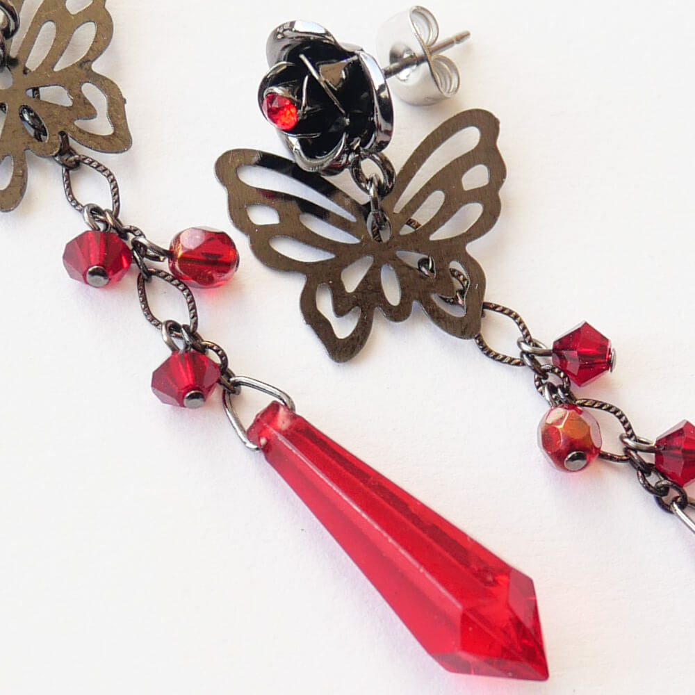 ガンメタ 薔薇 ステンド 蝶 ピアス ディテール チェコビーズ