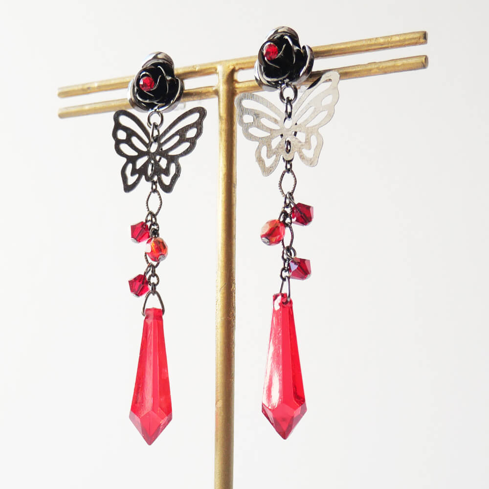 ガンメタ 薔薇 ステンド 蝶 ピアス サイド