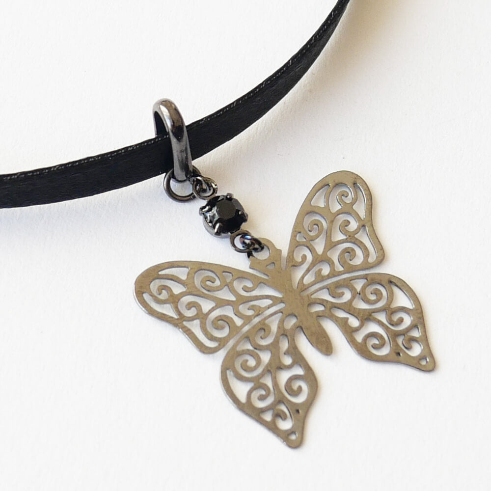 ステンド 蝶 ガンメタ サテン チョーカー 細め レディース